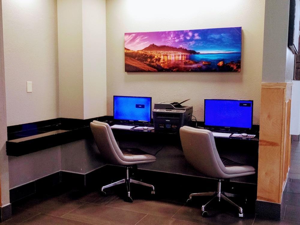 فندق Wyndham Garden Conference Center Champaign - Urbana المظهر الخارجي الصورة