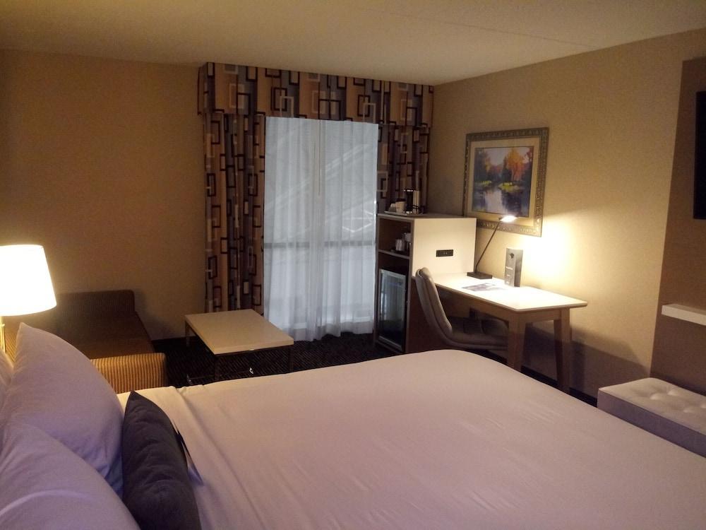 فندق Wyndham Garden Conference Center Champaign - Urbana المظهر الخارجي الصورة