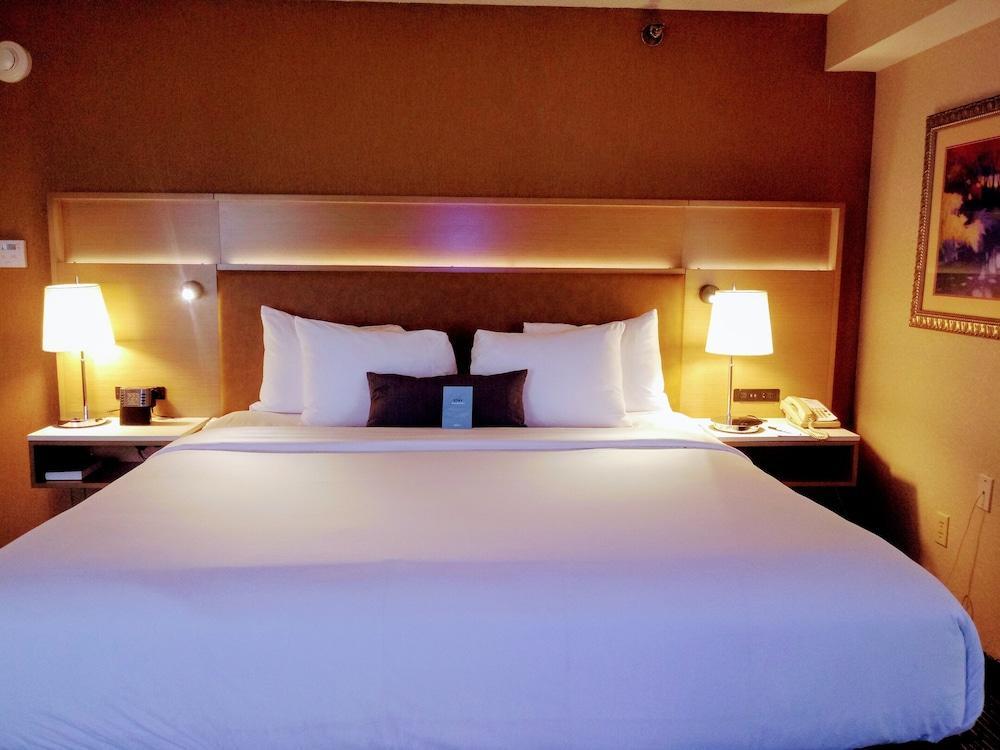 فندق Wyndham Garden Conference Center Champaign - Urbana المظهر الخارجي الصورة