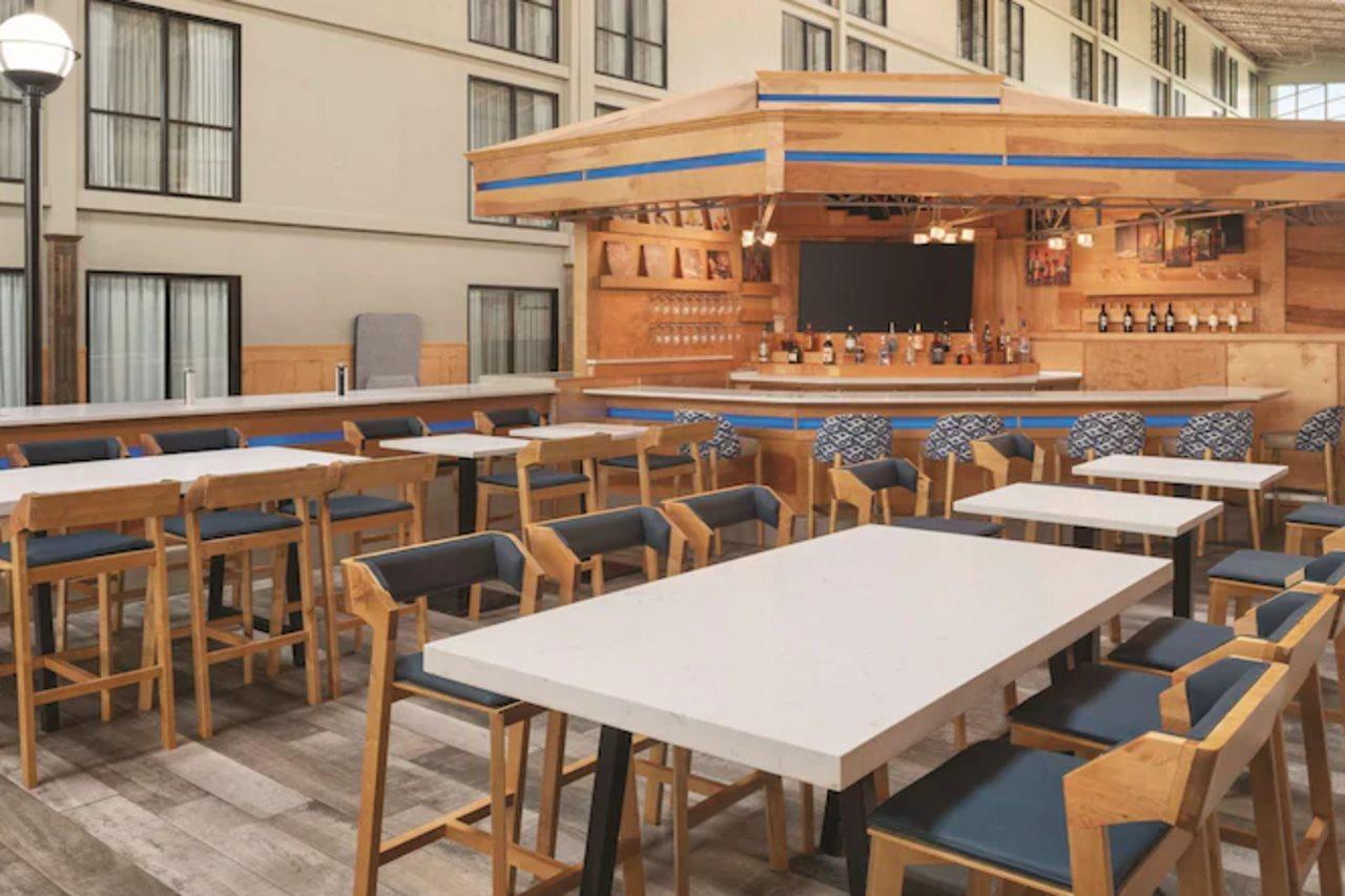 فندق Wyndham Garden Conference Center Champaign - Urbana المظهر الخارجي الصورة