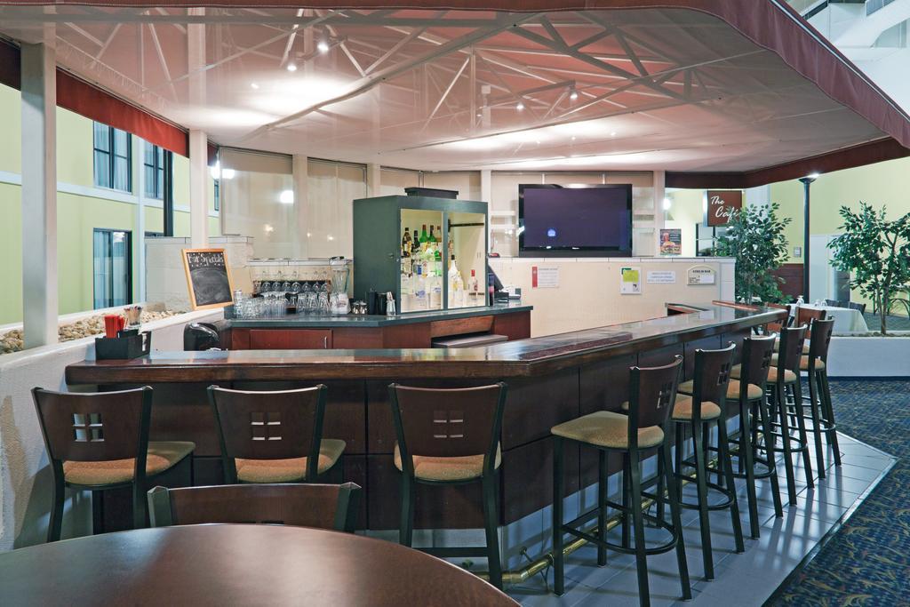 فندق Wyndham Garden Conference Center Champaign - Urbana المظهر الخارجي الصورة