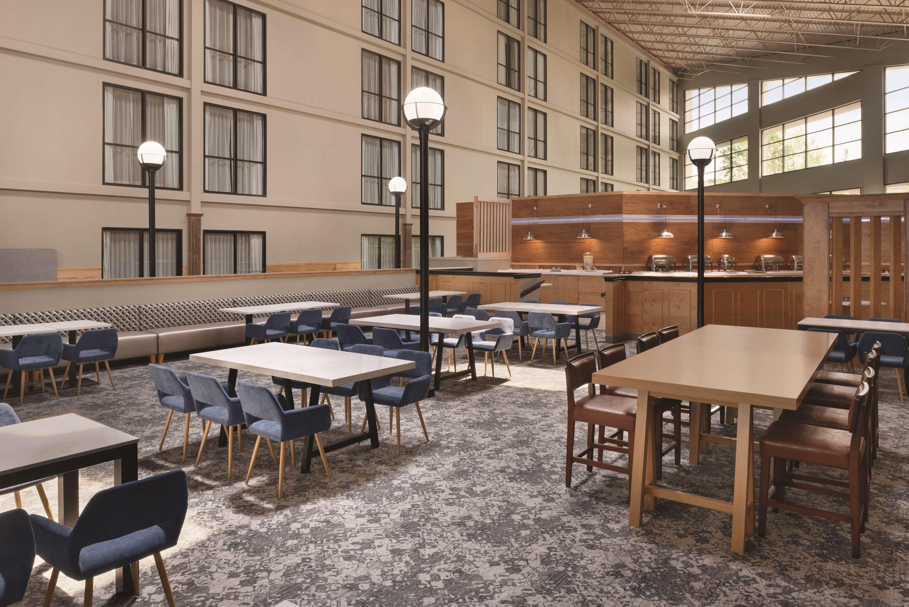 فندق Wyndham Garden Conference Center Champaign - Urbana المظهر الخارجي الصورة