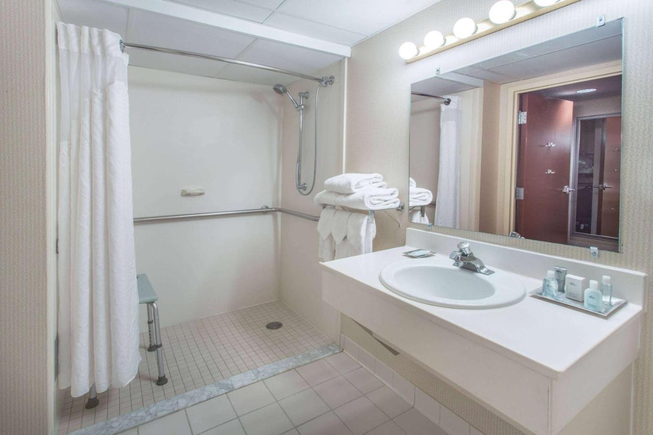 فندق Wyndham Garden Conference Center Champaign - Urbana المظهر الخارجي الصورة