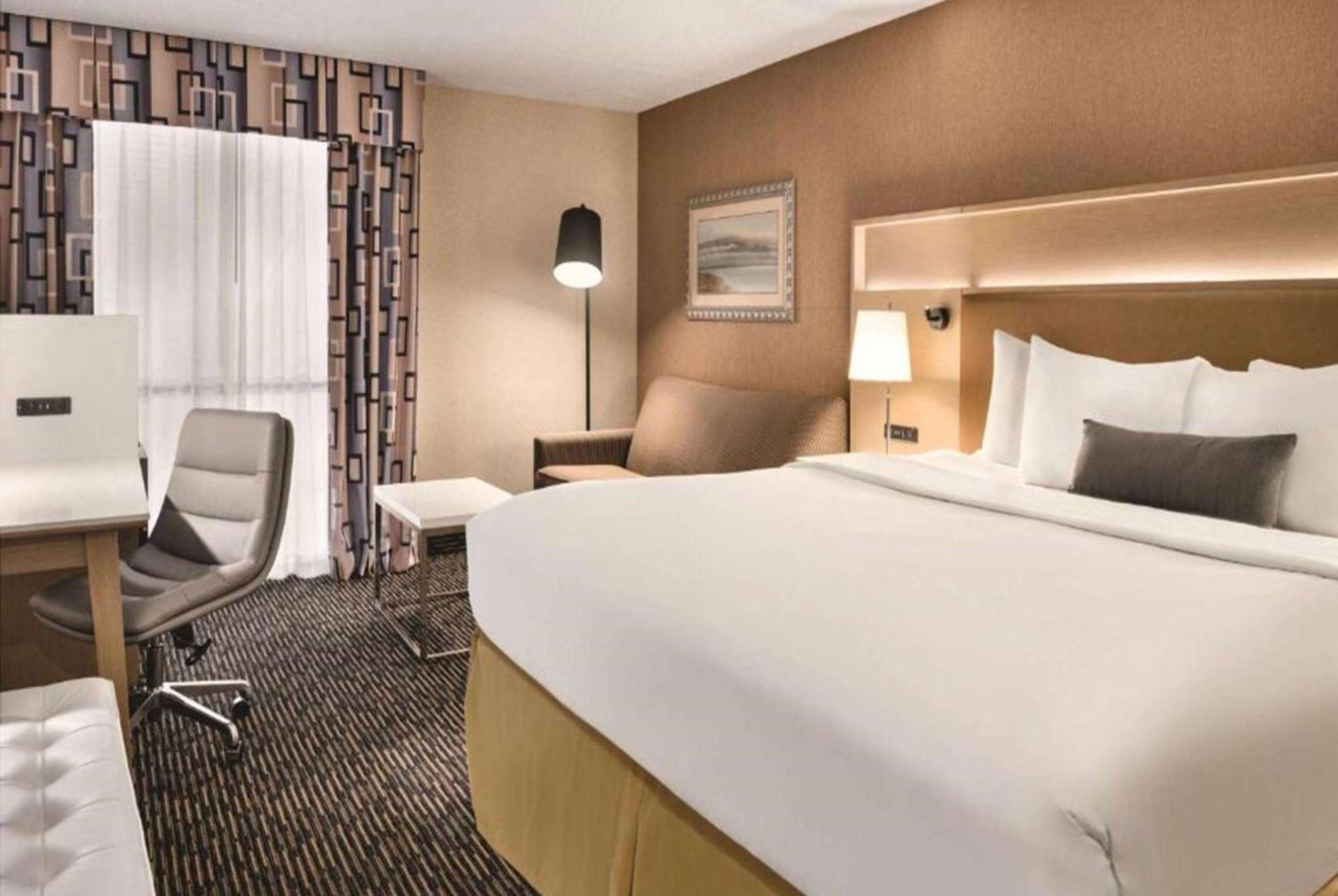 فندق Wyndham Garden Conference Center Champaign - Urbana المظهر الخارجي الصورة