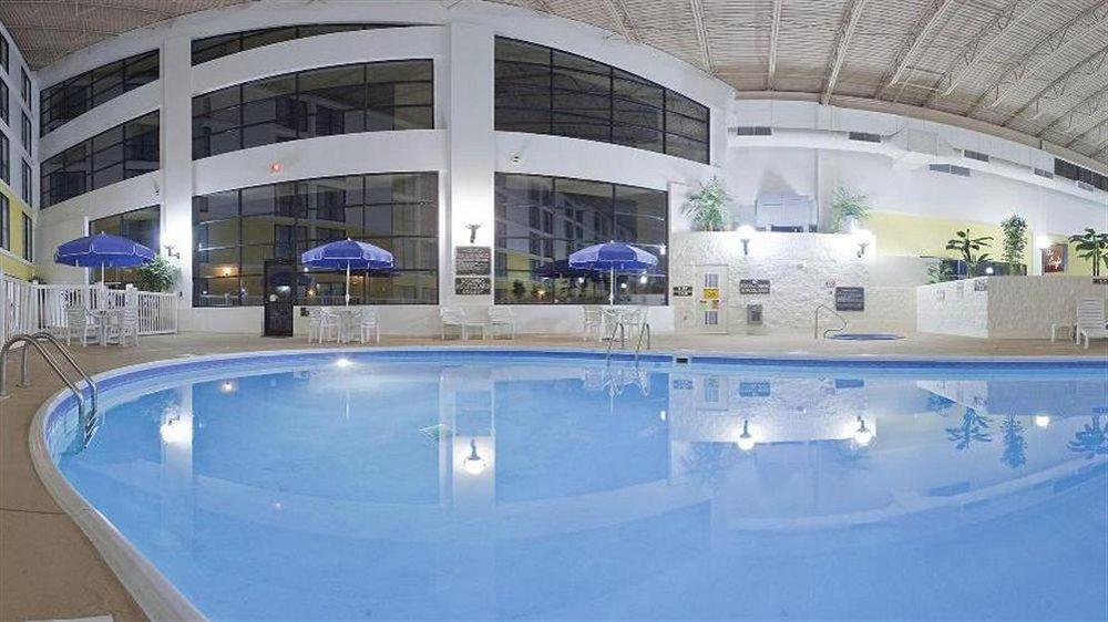 فندق Wyndham Garden Conference Center Champaign - Urbana المظهر الخارجي الصورة