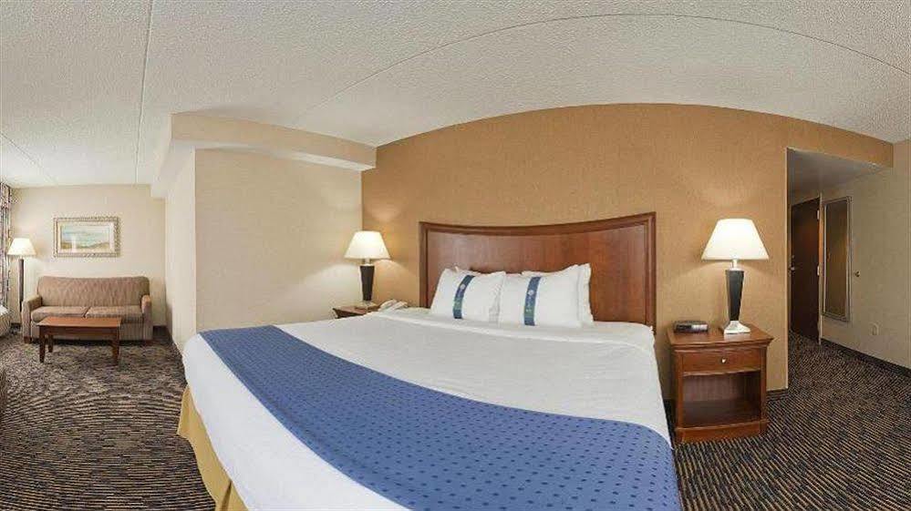 فندق Wyndham Garden Conference Center Champaign - Urbana المظهر الخارجي الصورة